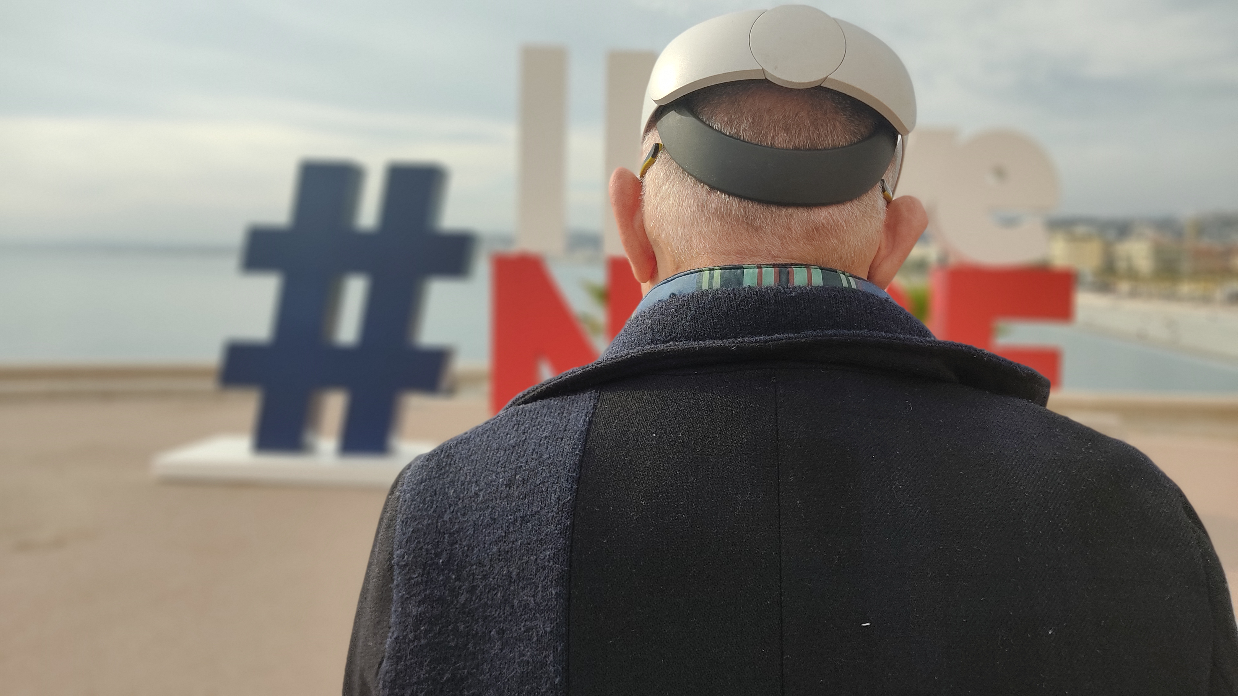 femme avec casque vr